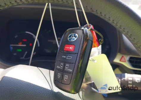 2025 Toyota Sienna Xle 8 Passenger from USA, damaged, VIN 5TDYRKEC6SS253928